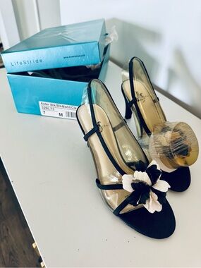 New in Box Life Stride Black Slingback Heels with White Flower Accent